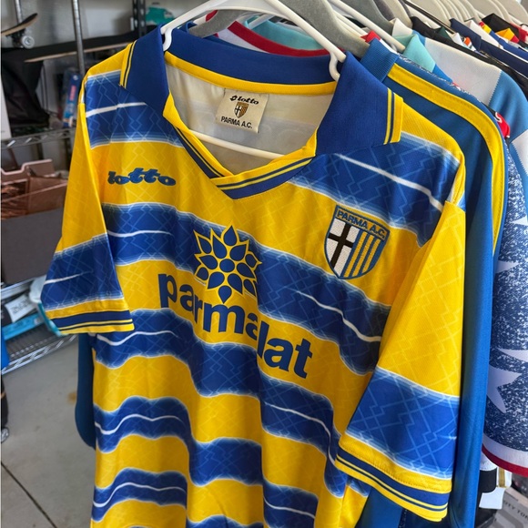 Retro and 2025 Jerseys!! - Picture 3 of 16